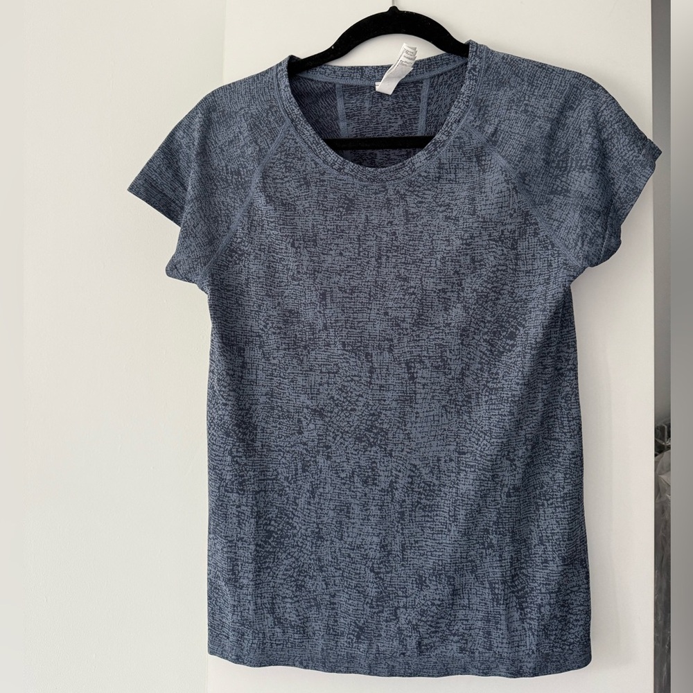 Athleta Momentum Seamless Tee Size Medium